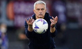 上任后迎新难题！穆里尼奥遇魔鬼赛程，欧冠一胜难求，将对阵皇马