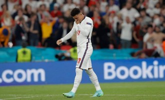 从1.3亿到2000万！25岁大英帝星身价断崖式下滑，曼联巨额投资恐打水漂